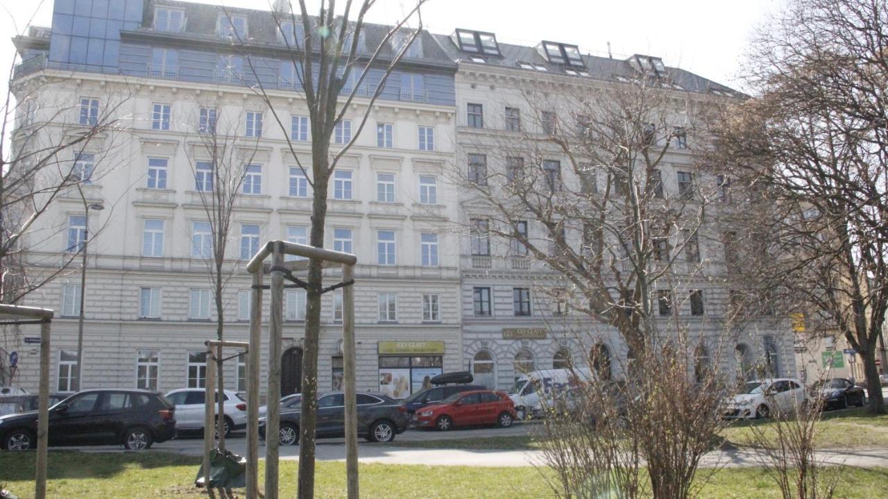 Viennese Prater Apartment *